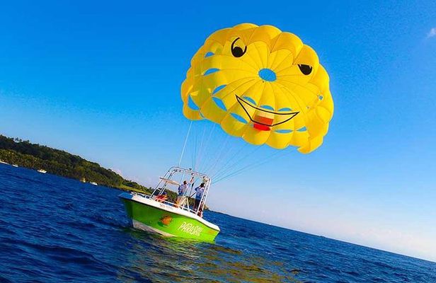 Roatan Parasailing, Reef Snorkel & Beach Combo 