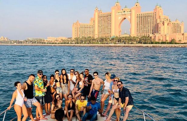 2 Hour Yacht Tour Around Palm Island