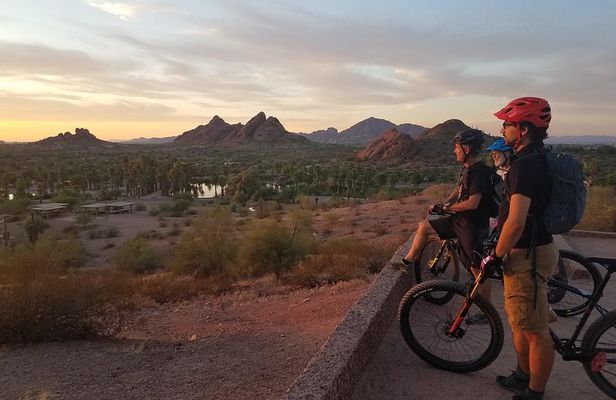  Sonoran Desert Stunning Sunset Private Mountain bike tour. Group