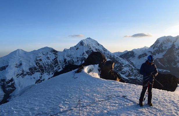 Trek & Climb: Nevado Qampa