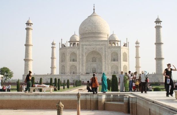 Same Day Taj Mahal Tour By Car From Delhi