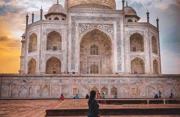 Sunrise Taj Mahal Tour From Delhi