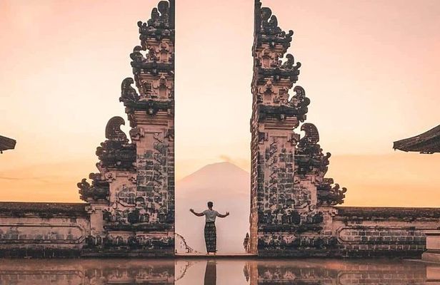 The Gates of Heavan - Ubud Jungle Swing & Waterfall Tour