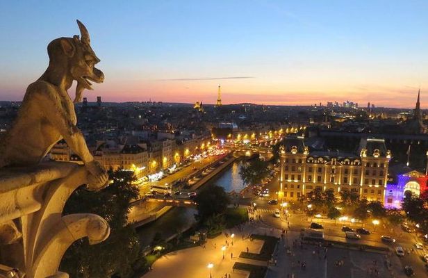 Paris until the heart of the night