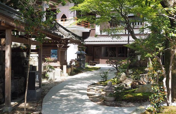Kimono and Tea Ceremony in Miyajima