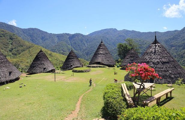 3 days to Wae Rebo