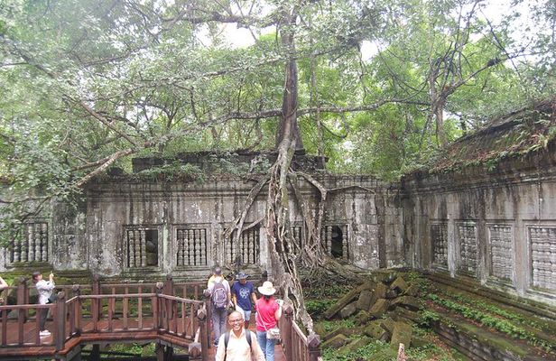 Two Days Angkor Wat Park-Beng Mealea and Kampong Phluk Village