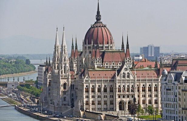 Private Royal Walking Tour in Budapest Cultural Heritage
