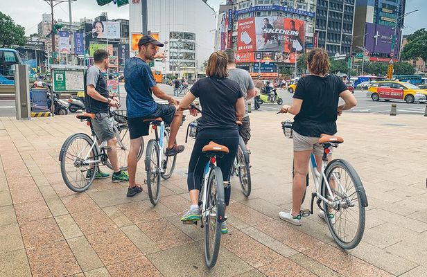 4-Hour Morning Cycling City Tour (incl. breakfast)