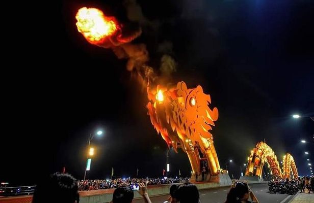 Da Nang ByNight Tour with Monkey Moutain,Marble Mountain& Dragon Bridge(Private)