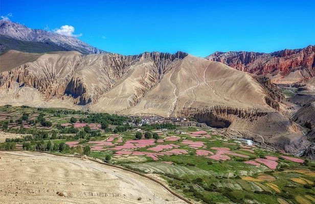 Upper Mustang Trekking