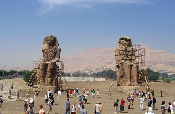 From Hurghada: Day Trip to visit Luxor and Valley of the Kings
