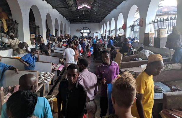 Stonetown Historical Walking Tour & Traditional Lunch