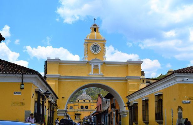 Walking Tour Antigua, an open Museum