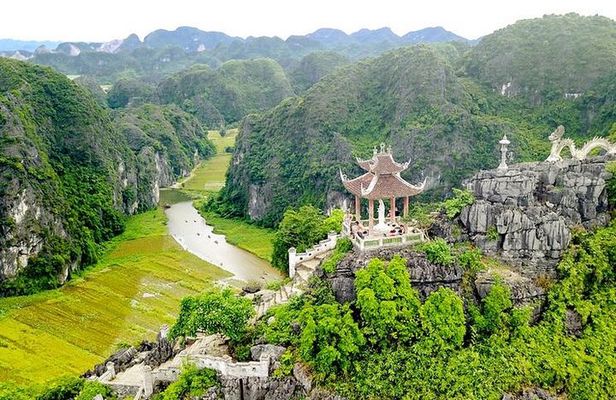 Ninh Binh Day Tour: Hoa Lu - Tam Coc - Mua Cave via Boat & Bike