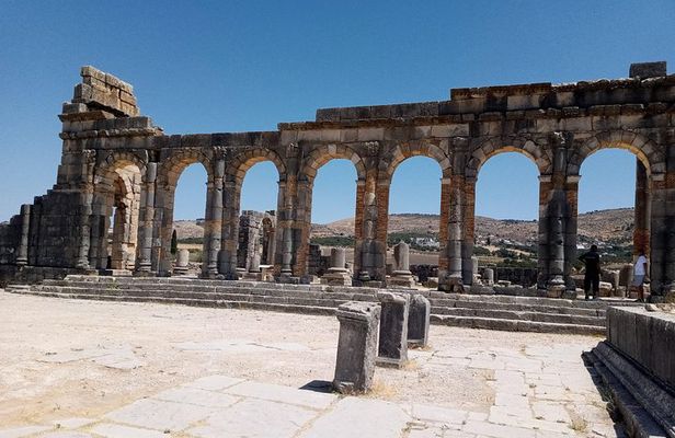 Volubilis, Moulay Idress and Meknes Day Tour from Fes