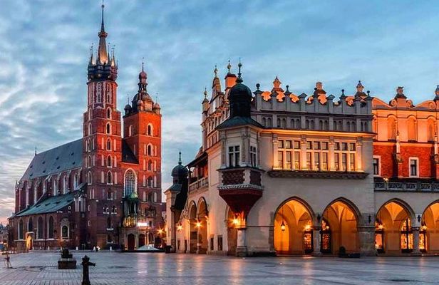 Tour to Wieliczka Salt Mine & Krakow from Warsaw