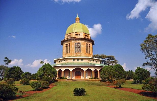 Kampala City Walking Tour(Woman guided)
