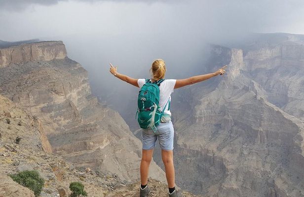 Jebel Shams Day Trip: The Grand Canyon of Oman