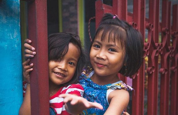 Malang local life kampong walking tour - city highlights in between // 4 - 6 hrs
