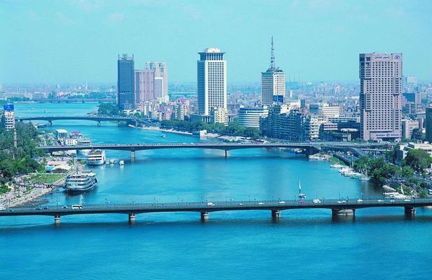 Private Day Trip Egyptian Museum Giza Pyramids and Nile River in Cairo