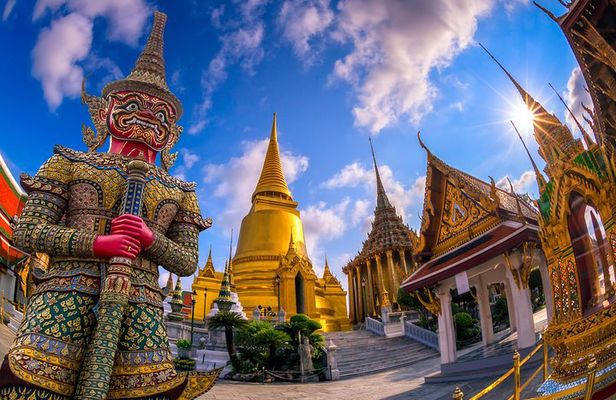 Cultural discovery of Bangkok (half day) with English-speaking guide