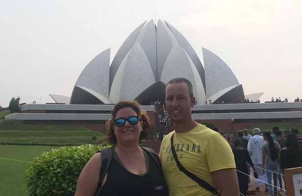 Full-Day Old and New Delhi Private Tour with Qutub Minar