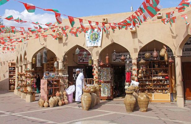Nizwa , Bahla and Jabrin fort (tours and sightseeing)