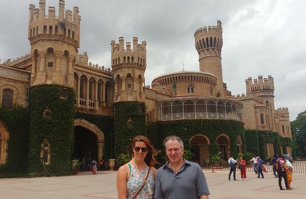 Bangalore Full-Day city tour with traditional Breakfast & Lunch