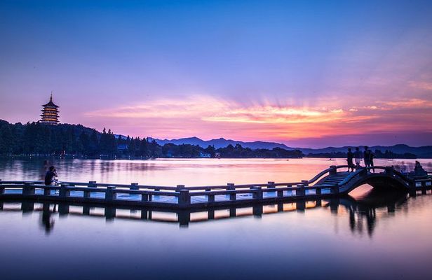 All-Inclusive Private Day Tour to Hangzhou by Bullet Train