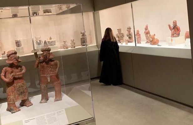 An Interactive Magical Arts Museum Tour