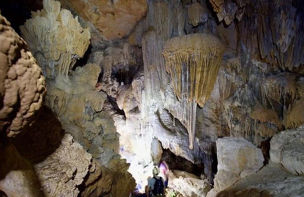 Crystal Cave with Local Tour Guide and Belizean Lunch