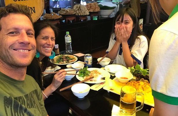 Private Hanoi Street Food Walking Sightseeing Tour