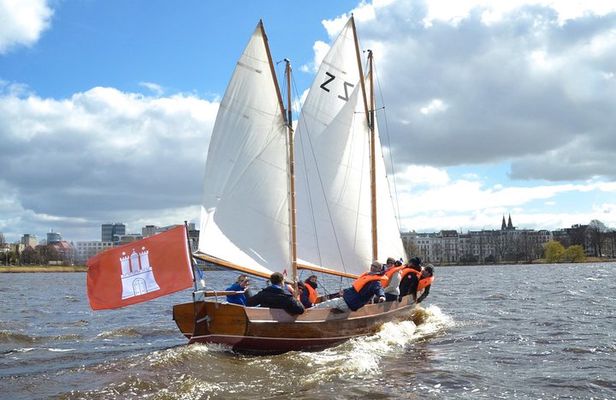 Sailing trip on the Hamburg Outer Alster