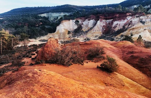 Guided Discovery of Ocher - 1/2 day - Electric bike