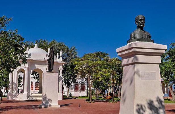 Private Santa Marta Historic Center Walking Tour