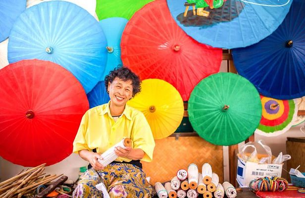 San Kamphaeng Hot Springs and Thai Handicraft Tour from Chiang Mai