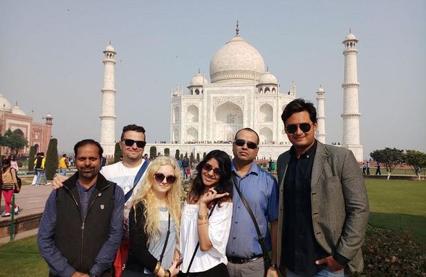 Overnight Agra/Taj Mahal Tour & Fatehpur Sikri Tour