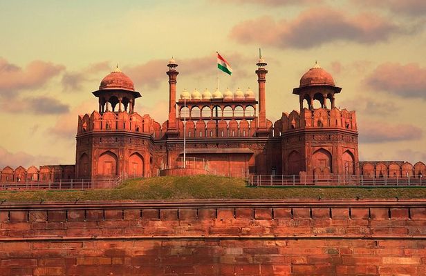 Own Sightseeing Tour in Delhi with Guide & Transport