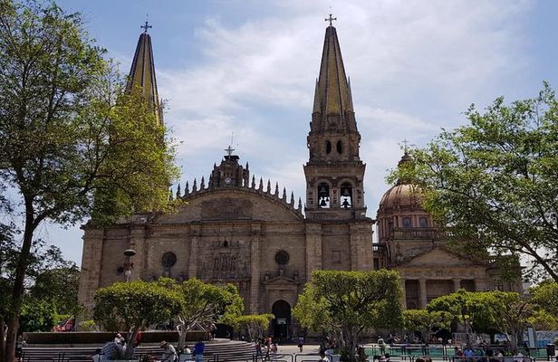 Guadalajara and Tlaquepaque Culture and Shopping