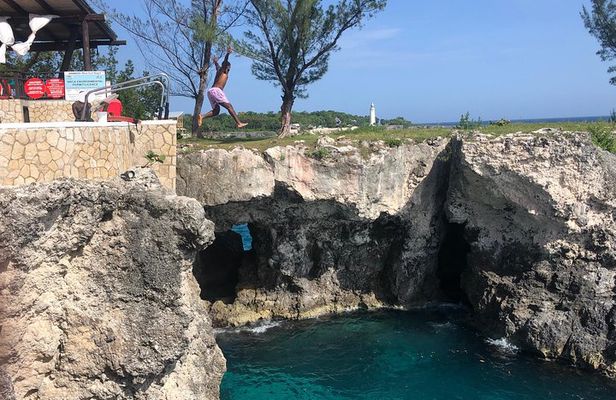Negril Shopping And Rick's Café