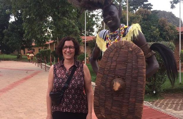 Half-day Kampala City Tour and Traditional Dance Show with Dinner (7-Hours)