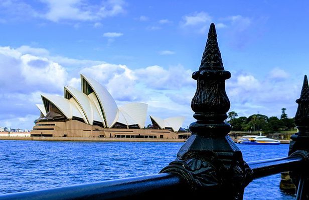 Sydney Secrets and Bondi Beach 4 HOUR AFTERNOON PRIVATE TOUR