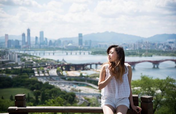 Private Sky Park Photo Shoot in Seoul with a Photographer