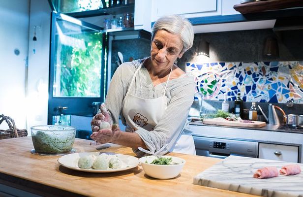 Private Cooking Class with Tasting in Arezzo