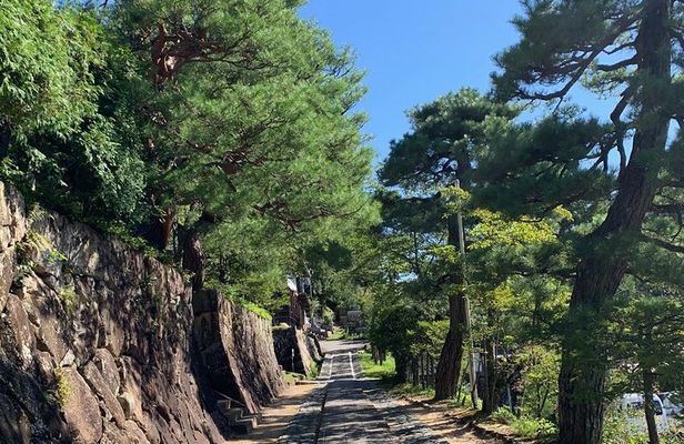 Higashiyama walking course in Takayama city guide (About 70 min)