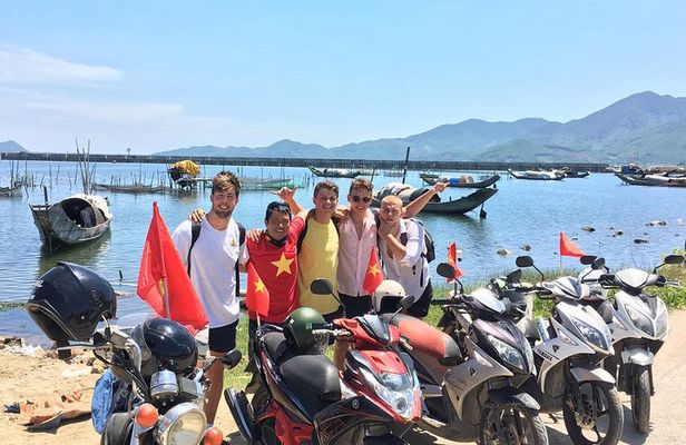 Motorbike Experience Hue to Hoi An Over Via Hai Van pass with Amazing Easy Rider