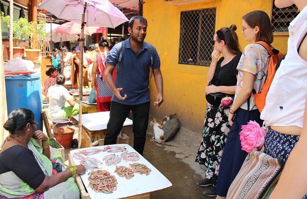 Experience the Off Beat and Alternative Tour of Mumbai!