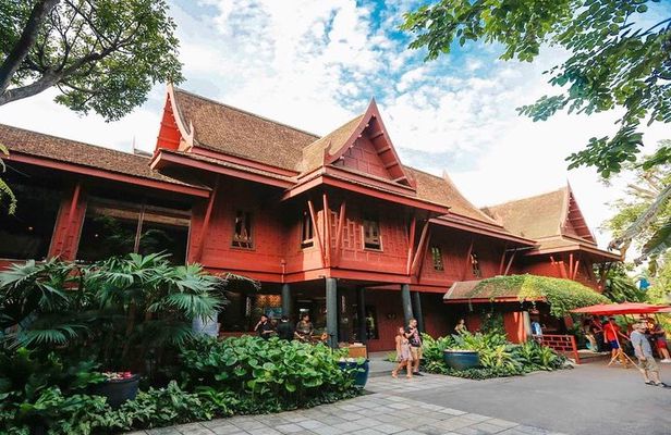 Jim Thomson's House & Suan Pakkard Palace Tour