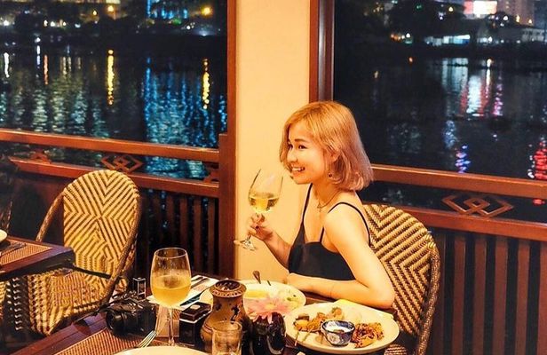 Ho Chi Minh City: Saigon River Dinner Cruise with Live Music